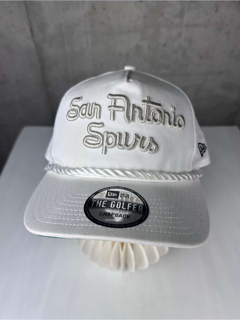 New Era San Antonio Spurs White Snapback Golf Hat